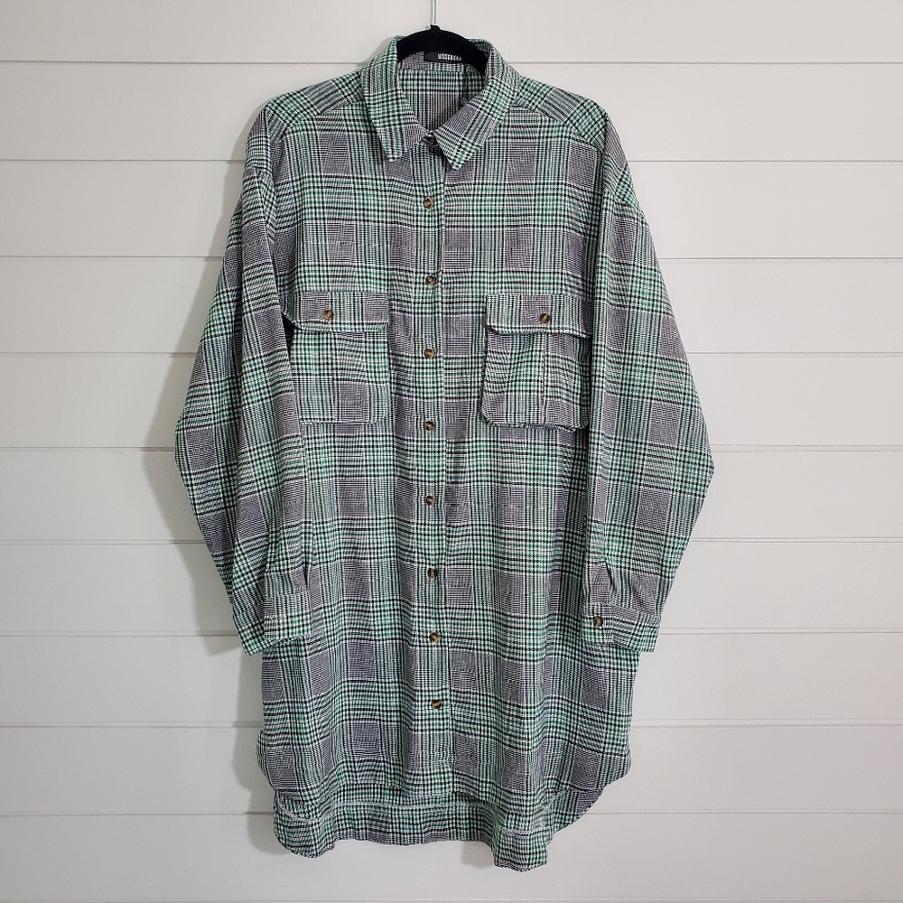 Missguided‎ Women's Oversized Plaid Top Button Down Shirt. Size: 10